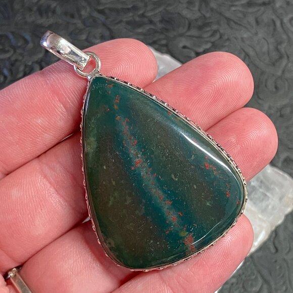 Heliotrope Bloodstone Natural Pendant Gemstone Crystal Jewelry - Picture 3 of 9